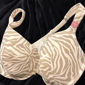 Cacique Beige Zebra Print T-Shirt Lightly Lined Full Coverage Sz  46C